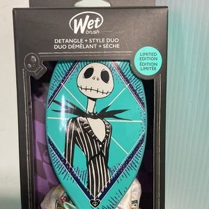 Jack Skellington  WET Brush Nightmare Before Christmas Kit Detangler Scrunchie